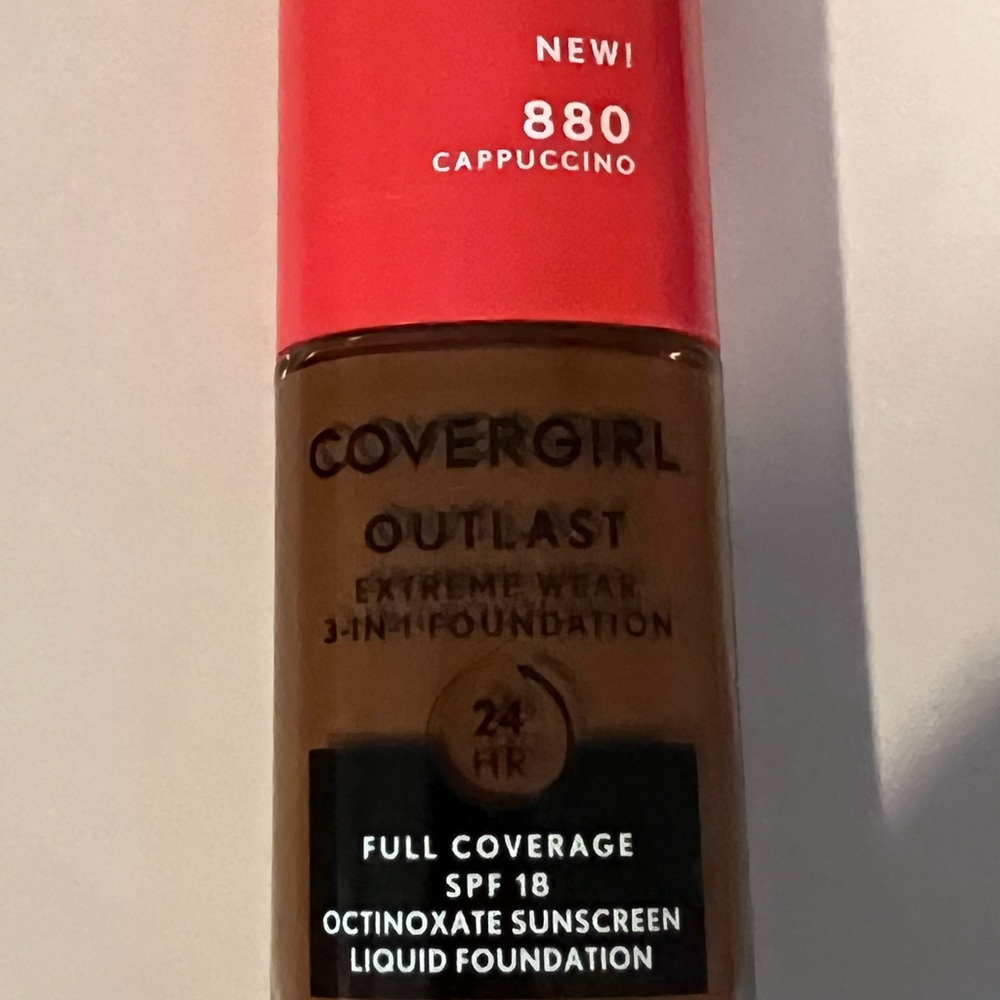 New Covergirl Outlast Extreme Wear 3-in-1 Foundation New Cappuccino # 880